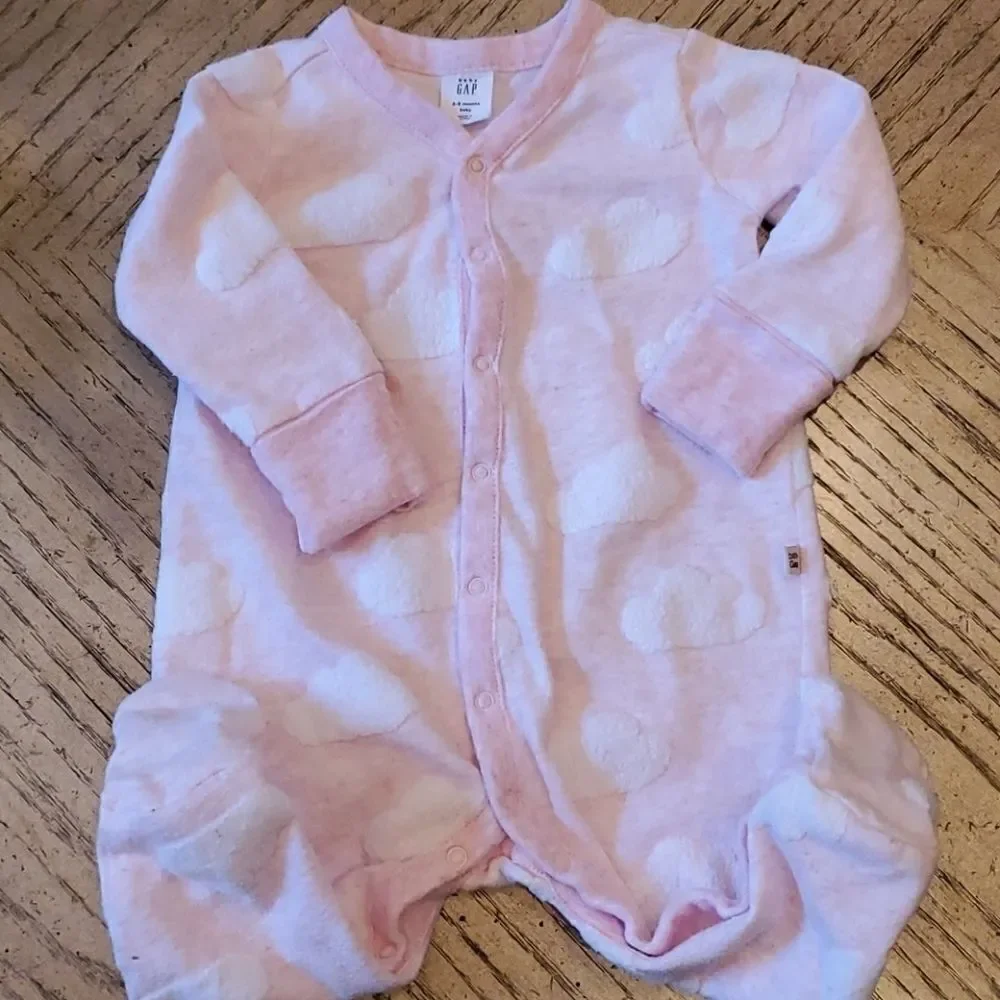 3-6 month baby Gap footed and mitted onsie.